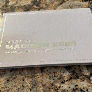 Morphe madison beer palette
